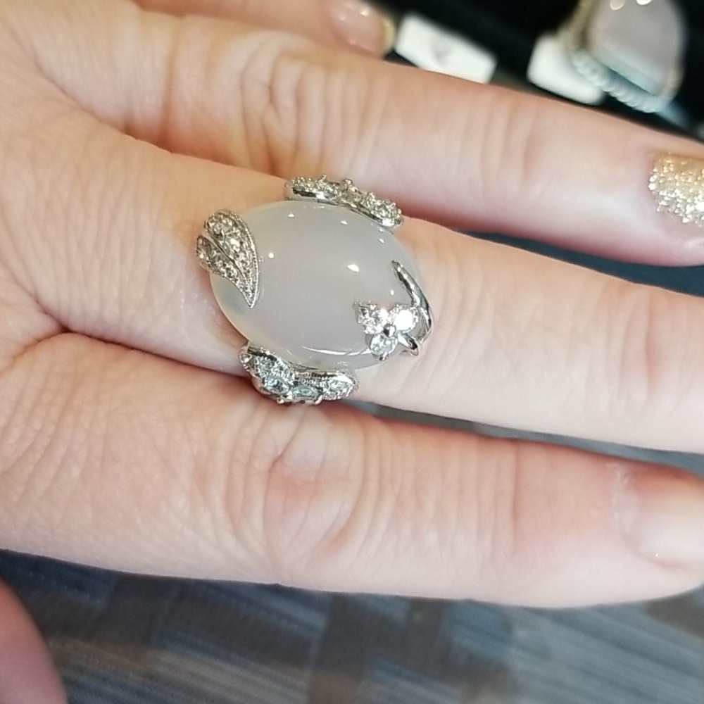 Gemstone ring sz 8